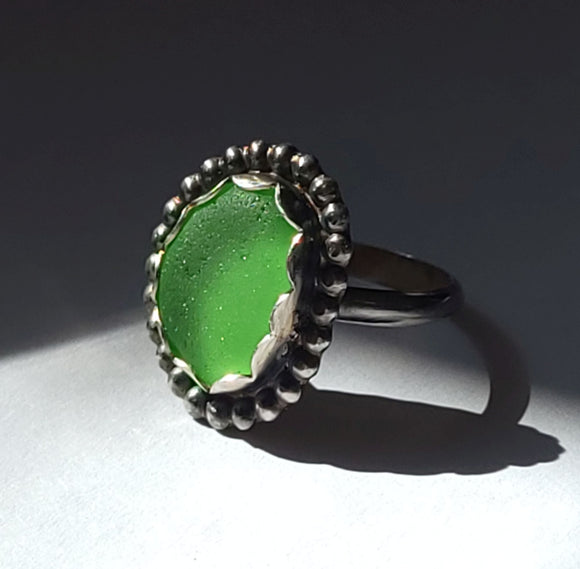 Beach Sea Glass Kelly Green Ring 6 1/2 Sterling Silver JILLIAN VO ~ USA