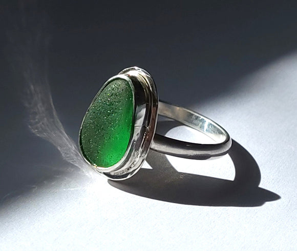 Beach Sea Glass Kelly Green Ring 9 1/4 Sterling Silver JILLIAN VO ~ USA MADE